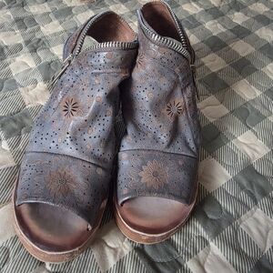 A.S.98 Naylor Floral BLUE  Laser-Cut Zip-Back Comfort Sandal